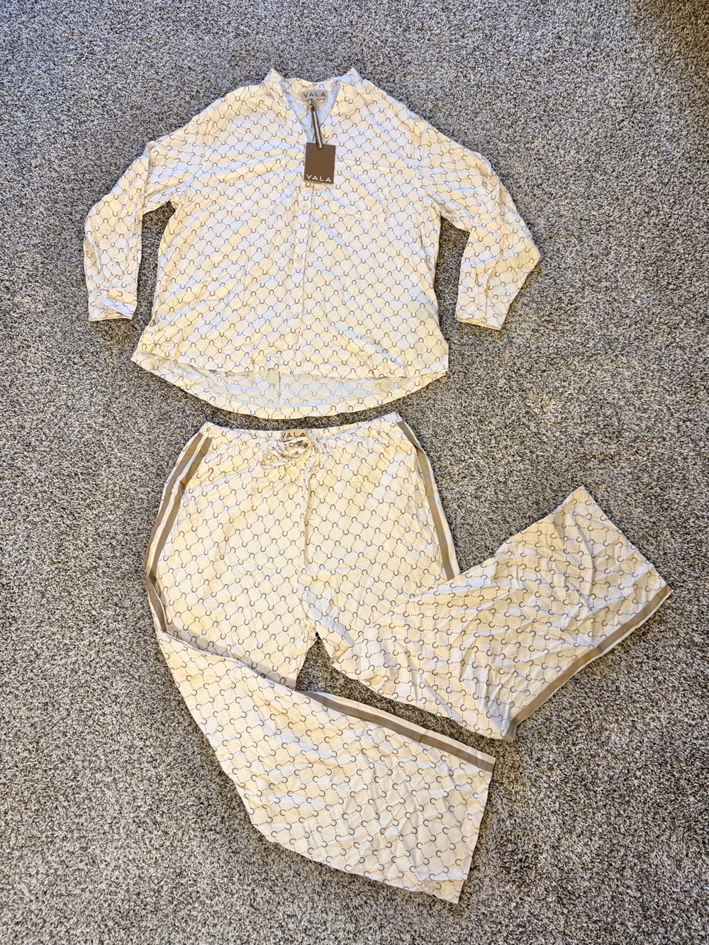 New Vala Horse Shoe Long Pajama Set, size XL. - Picture 2 of 10